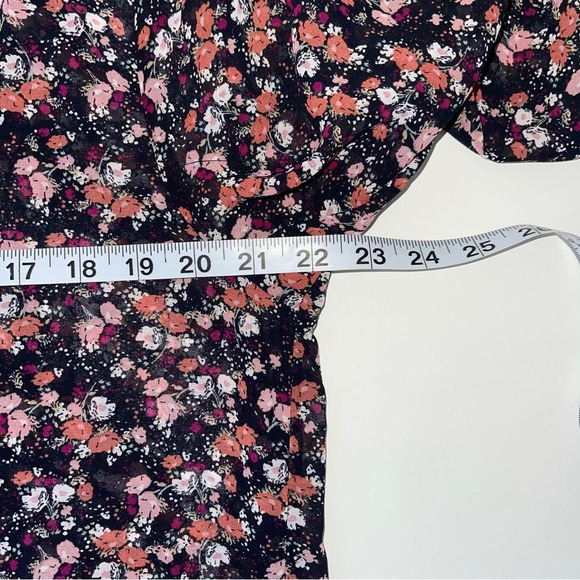 Maurices Blouse Black Pink Ditsy Floral V-neck Button Front NWT Medium Women’s - Picture 6 of 10